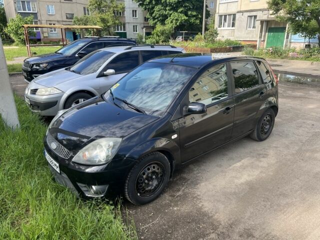 Черный Форд Фиеста, объемом двигателя 1.4 л и пробегом 180 тыс. км за 3500 $, фото 1 на Automoto.ua