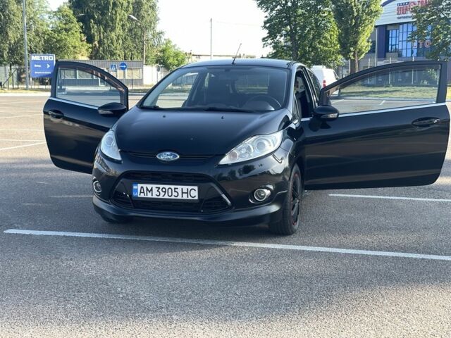 Черный Форд Фиеста, объемом двигателя 1.4 л и пробегом 148 тыс. км за 4200 $, фото 1 на Automoto.ua