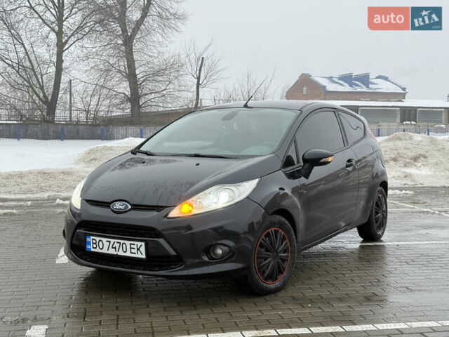 Черный Форд Фиеста, объемом двигателя 1.6 л и пробегом 213 тыс. км за 3999 $, фото 1 на Automoto.ua