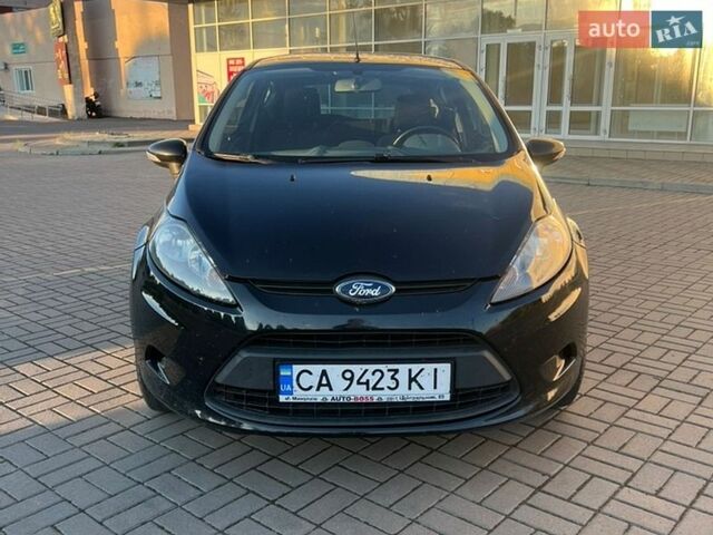 Черный Форд Фиеста, объемом двигателя 1.6 л и пробегом 242 тыс. км за 4800 $, фото 1 на Automoto.ua