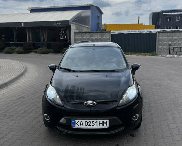Чорний Форд Фієста, об'ємом двигуна 1.4 л та пробігом 182 тис. км за 6000 $, фото 1 на Automoto.ua