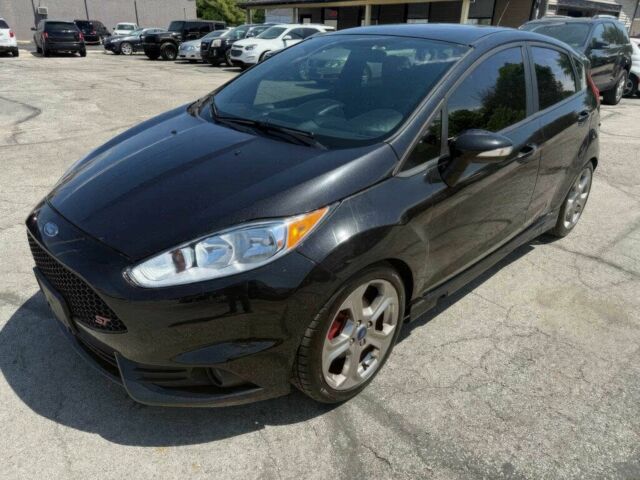 Черный Форд Фиеста, объемом двигателя 1.6 л и пробегом 71 тыс. км за 3900 $, фото 1 на Automoto.ua