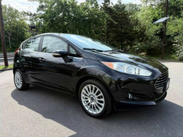 Черный Форд Фиеста, объемом двигателя 1.6 л и пробегом 47 тыс. км за 8500 $, фото 1 на Automoto.ua