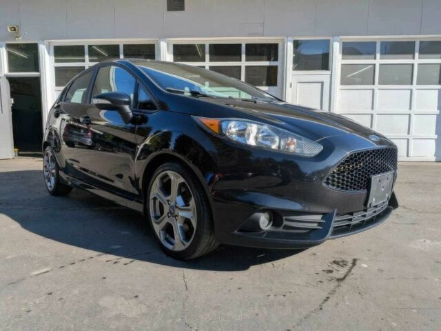 Чорний Форд Фієста, об'ємом двигуна 1.6 л та пробігом 70 тис. км за 5450 $, фото 1 на Automoto.ua