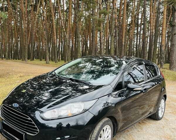 Черный Форд Фиеста, объемом двигателя 1.6 л и пробегом 122 тыс. км за 9500 $, фото 1 на Automoto.ua