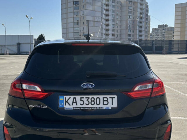 Чорний Форд Фієста, об'ємом двигуна 1 л та пробігом 74 тис. км за 12500 $, фото 1 на Automoto.ua