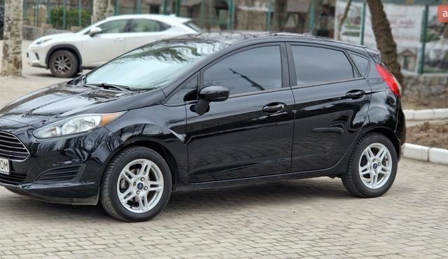 Чорний Форд Фієста, об'ємом двигуна 1.6 л та пробігом 146 тис. км за 8350 $, фото 1 на Automoto.ua