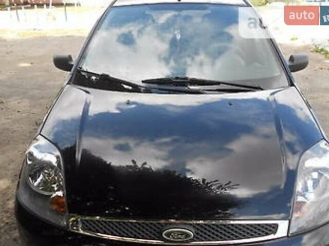 Черный Форд Фиеста, объемом двигателя 1.3 л и пробегом 185 тыс. км за 3400 $, фото 1 на Automoto.ua