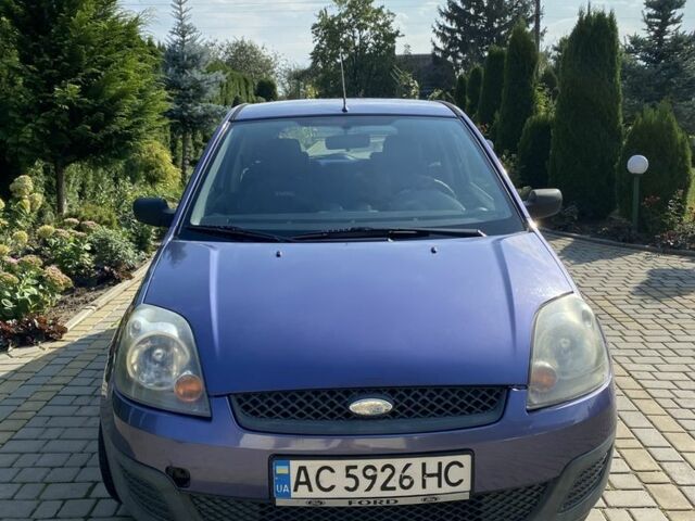 Фиолетовый Форд Фиеста, объемом двигателя 1.3 л и пробегом 217 тыс. км за 3500 $, фото 1 на Automoto.ua