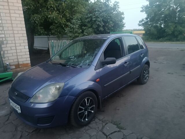 Фіолетовий Форд Фієста, об'ємом двигуна 1.4 л та пробігом 277 тис. км за 3000 $, фото 1 на Automoto.ua