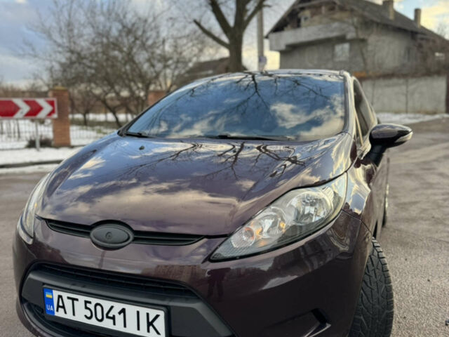 Фиолетовый Форд Фиеста, объемом двигателя 1.25 л и пробегом 180 тыс. км за 4300 $, фото 1 на Automoto.ua