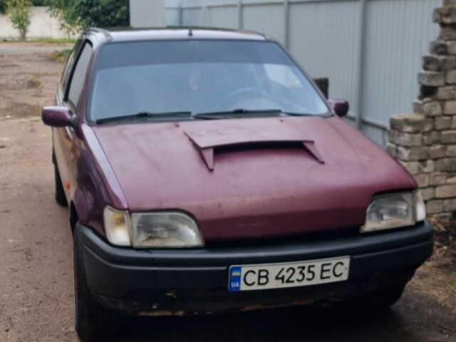 Фіолетовий Форд Фієста, об'ємом двигуна 1.3 л та пробігом 100 тис. км за 721 $, фото 1 на Automoto.ua