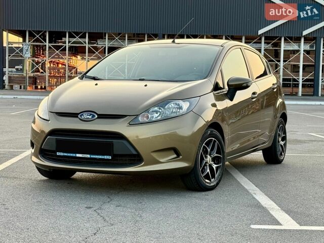 Коричневий Форд Фієста, об'ємом двигуна 1.4 л та пробігом 146 тис. км за 7800 $, фото 1 на Automoto.ua