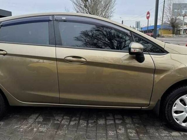 Форд Фиеста 2011 в Ивано-Франковске на Automoto.ua Коричневый Форд Фиеста, объемом двигателя 1.39 л и пробегом 220 тыс. км за 6900 $, фото 1 на Automoto.ua