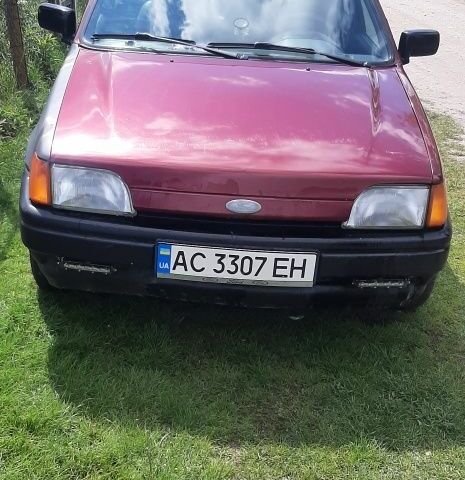 Красный Форд Фиеста, объемом двигателя 1.4 л и пробегом 200 тыс. км за 1100 $, фото 1 на Automoto.ua