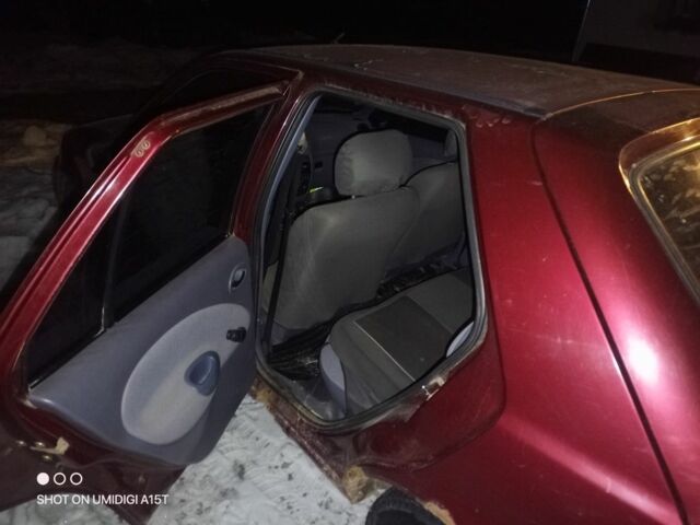 Червоний Форд Фієста, об'ємом двигуна 1.3 л та пробігом 40 тис. км за 700 $, фото 1 на Automoto.ua