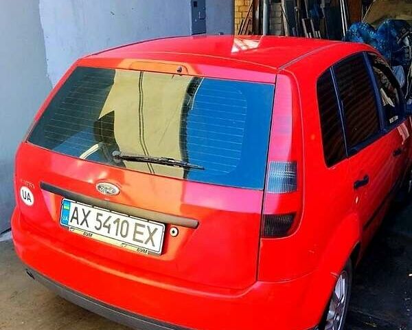 Червоний Форд Фієста, об'ємом двигуна 1.3 л та пробігом 211 тис. км за 3500 $, фото 1 на Automoto.ua