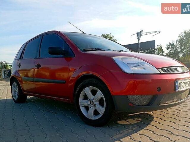 Червоний Форд Фієста, об'ємом двигуна 1.3 л та пробігом 230 тис. км за 3200 $, фото 1 на Automoto.ua