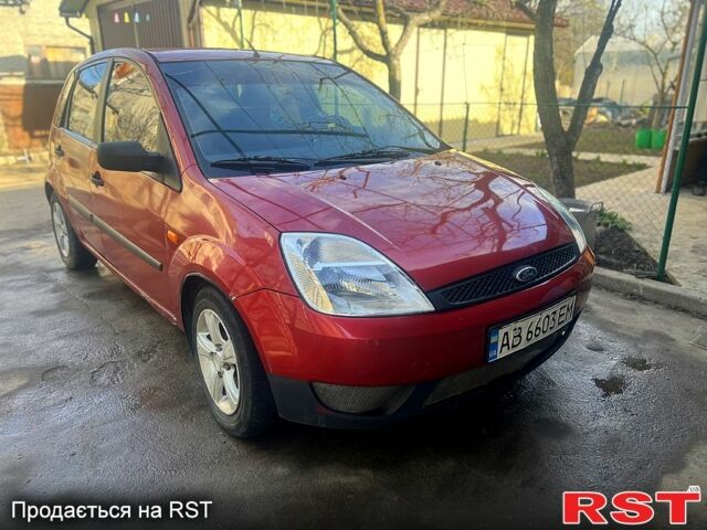 Червоний Форд Фієста, об'ємом двигуна 1.3 л та пробігом 210 тис. км за 3500 $, фото 1 на Automoto.ua