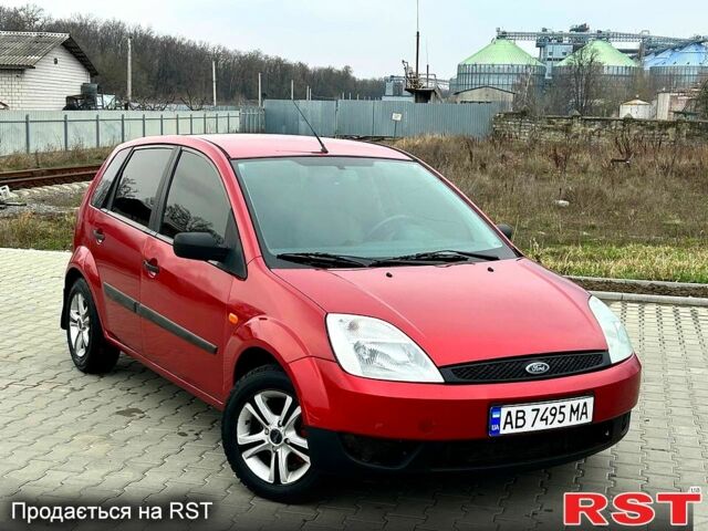 Красный Форд Фиеста, объемом двигателя 1.3 л и пробегом 231 тыс. км за 3499 $, фото 1 на Automoto.ua