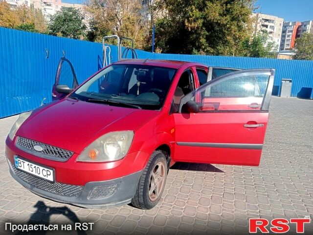 Красный Форд Фиеста, объемом двигателя 1.2 л и пробегом 210 тыс. км за 3700 $, фото 1 на Automoto.ua