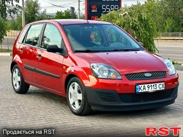 Красный Форд Фиеста, объемом двигателя 1.2 л и пробегом 207 тыс. км за 4900 $, фото 1 на Automoto.ua