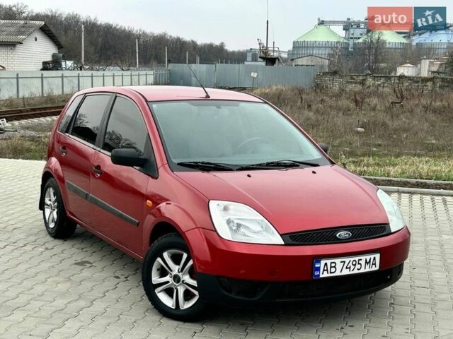 Червоний Форд Фієста, об'ємом двигуна 1.3 л та пробігом 320 тис. км за 3500 $, фото 1 на Automoto.ua