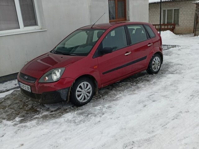 Червоний Форд Фієста, об'ємом двигуна 1.2 л та пробігом 159 тис. км за 3999 $, фото 1 на Automoto.ua