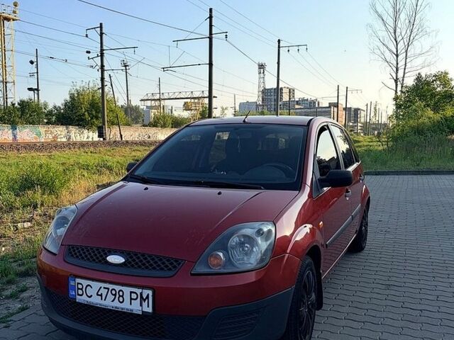 Красный Форд Фиеста, объемом двигателя 1.4 л и пробегом 270 тыс. км за 3450 $, фото 1 на Automoto.ua