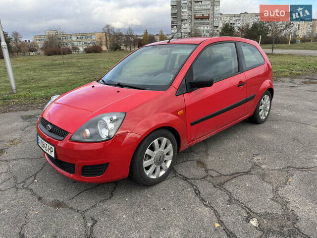 Красный Форд Фиеста, объемом двигателя 1.4 л и пробегом 210 тыс. км за 3650 $, фото 1 на Automoto.ua
