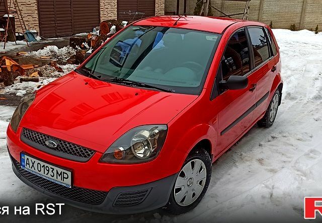 Червоний Форд Фієста, об'ємом двигуна 1.2 л та пробігом 19500 тис. км за 3500 $, фото 1 на Automoto.ua
