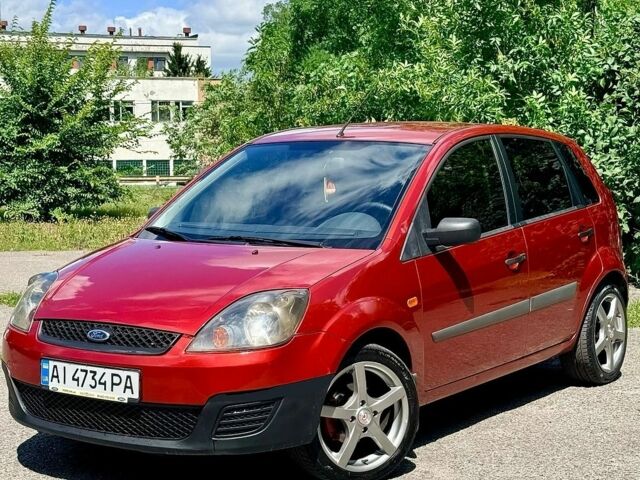Червоний Форд Фієста, об'ємом двигуна 1.4 л та пробігом 230 тис. км за 4450 $, фото 1 на Automoto.ua