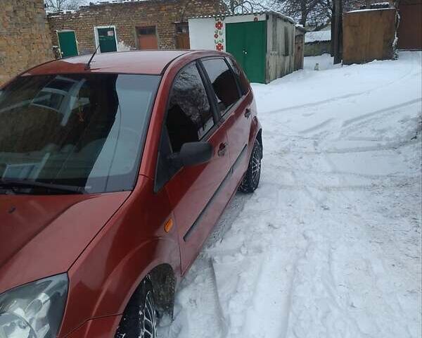 Красный Форд Фиеста, объемом двигателя 1.25 л и пробегом 134 тыс. км за 3100 $, фото 1 на Automoto.ua
