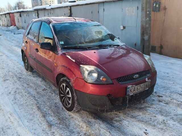 Красный Форд Фиеста, объемом двигателя 1.4 л и пробегом 176 тыс. км за 1000 $, фото 1 на Automoto.ua