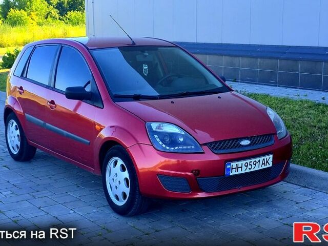 Красный Форд Фиеста, объемом двигателя 1.4 л и пробегом 215 тыс. км за 3900 $, фото 1 на Automoto.ua