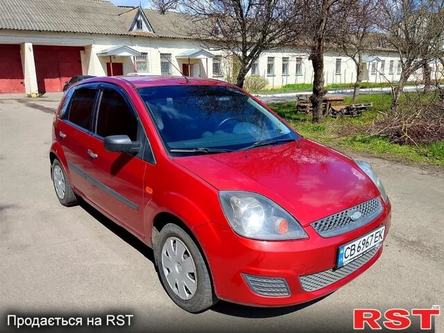 Красный Форд Фиеста, объемом двигателя 1.2 л и пробегом 169 тыс. км за 4500 $, фото 1 на Automoto.ua