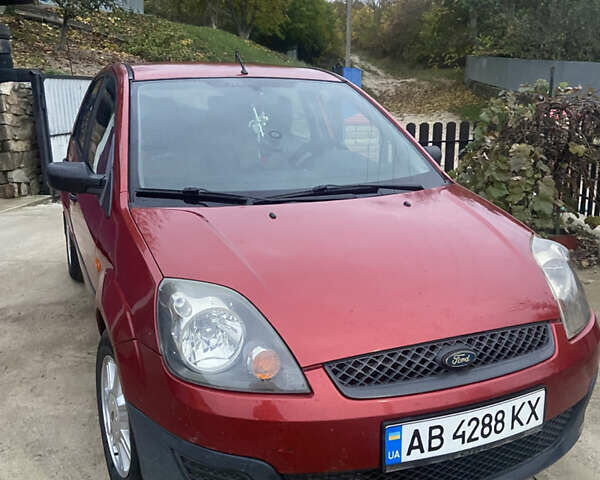 Форд Фиеста 2007 в Могилев-Подольском на Automoto.ua Красный Форд Фиеста, объемом двигателя 1.3 л и пробегом 204 тыс. км за 3700 $, фото 1 на Automoto.ua