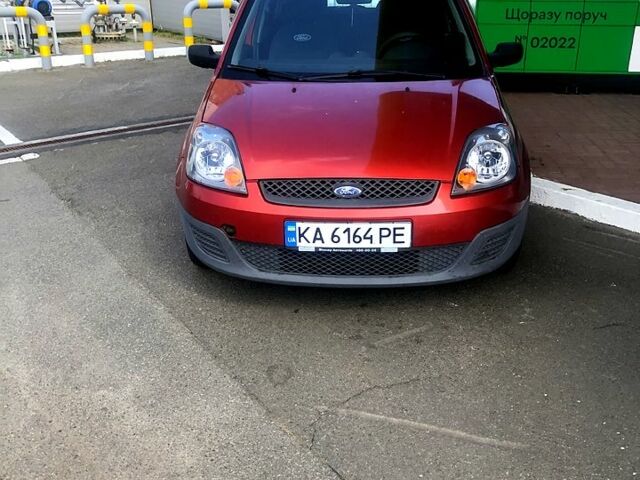 Красный Форд Фиеста, объемом двигателя 1.3 л и пробегом 0 тыс. км за 3300 $, фото 1 на Automoto.ua