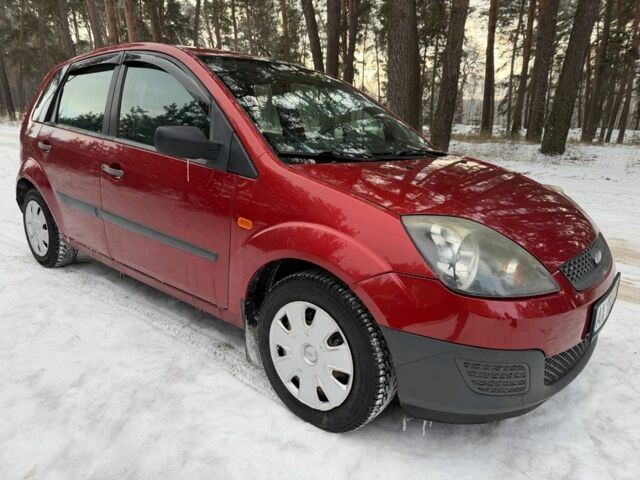 Червоний Форд Фієста, об'ємом двигуна 1.4 л та пробігом 145 тис. км за 4450 $, фото 1 на Automoto.ua