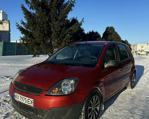 Красный Форд Фиеста, объемом двигателя 1.39 л и пробегом 178 тыс. км за 4000 $, фото 1 на Automoto.ua