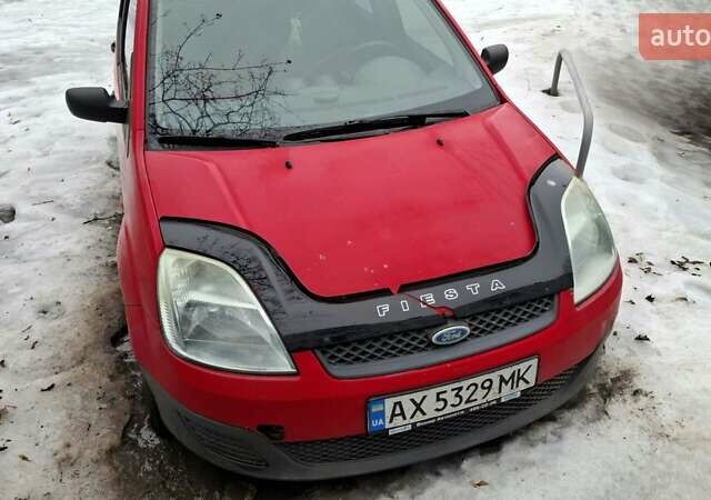 Червоний Форд Фієста, об'ємом двигуна 1.25 л та пробігом 275 тис. км за 3750 $, фото 1 на Automoto.ua