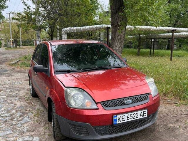 Красный Форд Фиеста, объемом двигателя 1.4 л и пробегом 277 тыс. км за 3700 $, фото 1 на Automoto.ua