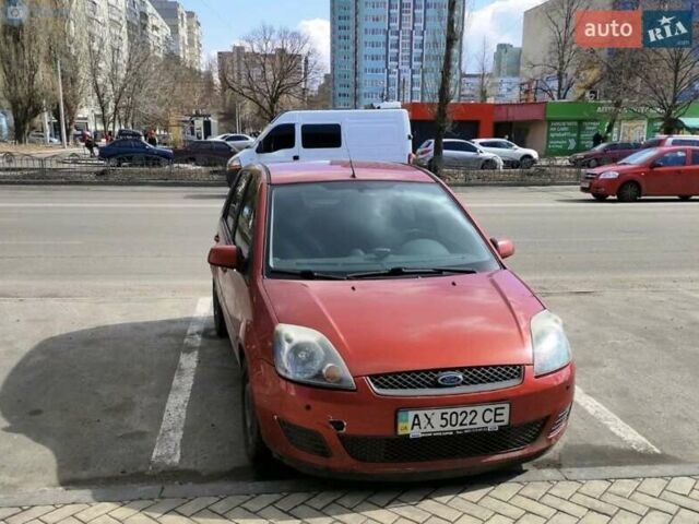 Красный Форд Фиеста, объемом двигателя 1.4 л и пробегом 118 тыс. км за 3699 $, фото 1 на Automoto.ua