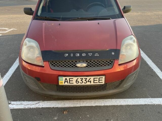 Червоний Форд Фієста, об'ємом двигуна 1.4 л та пробігом 227 тис. км за 3400 $, фото 1 на Automoto.ua