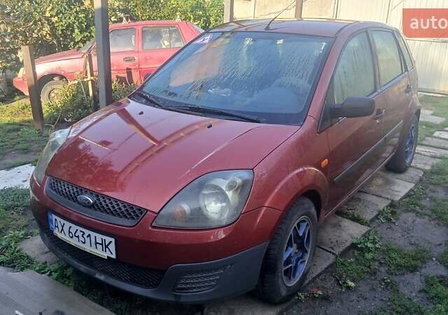 Красный Форд Фиеста, объемом двигателя 1.3 л и пробегом 178 тыс. км за 4100 $, фото 1 на Automoto.ua