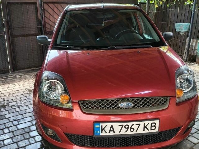 Красный Форд Фиеста, объемом двигателя 1.4 л и пробегом 226 тыс. км за 4000 $, фото 1 на Automoto.ua