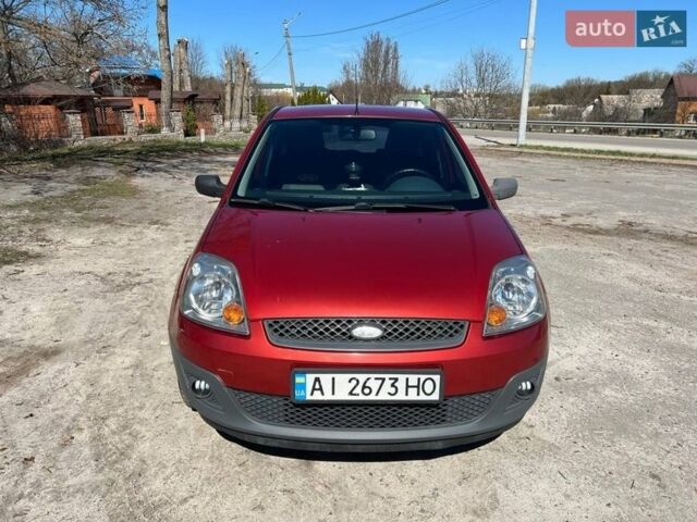 Червоний Форд Фієста, об'ємом двигуна 1.39 л та пробігом 199 тис. км за 4500 $, фото 1 на Automoto.ua