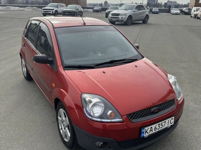 Красный Форд Фиеста, объемом двигателя 1.4 л и пробегом 150 тыс. км за 3600 $, фото 1 на Automoto.ua