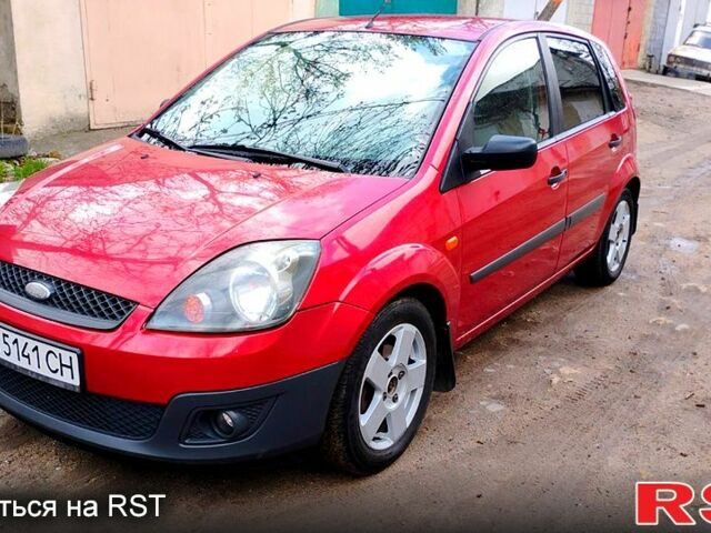 Красный Форд Фиеста, объемом двигателя 1.4 л и пробегом 145 тыс. км за 4700 $, фото 1 на Automoto.ua