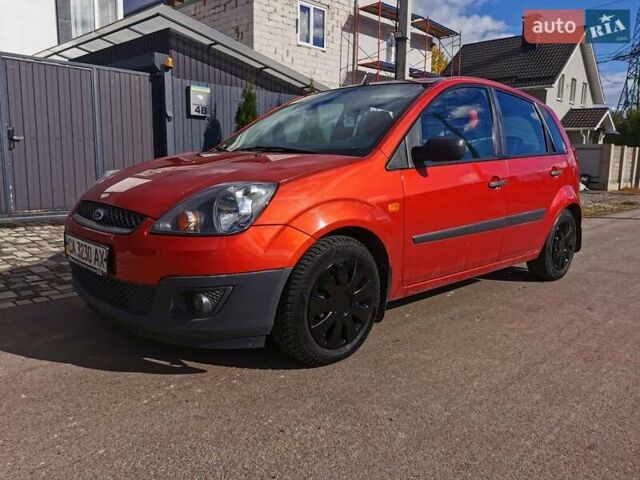 Красный Форд Фиеста, объемом двигателя 1.4 л и пробегом 84 тыс. км за 6000 $, фото 1 на Automoto.ua